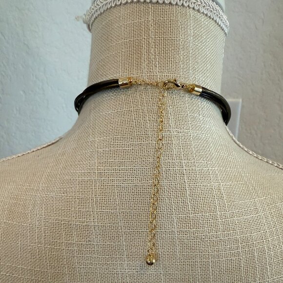 KENNETH COLE Women's Green & Gold Tribal Pendant on Cord - Picture 4 of 7